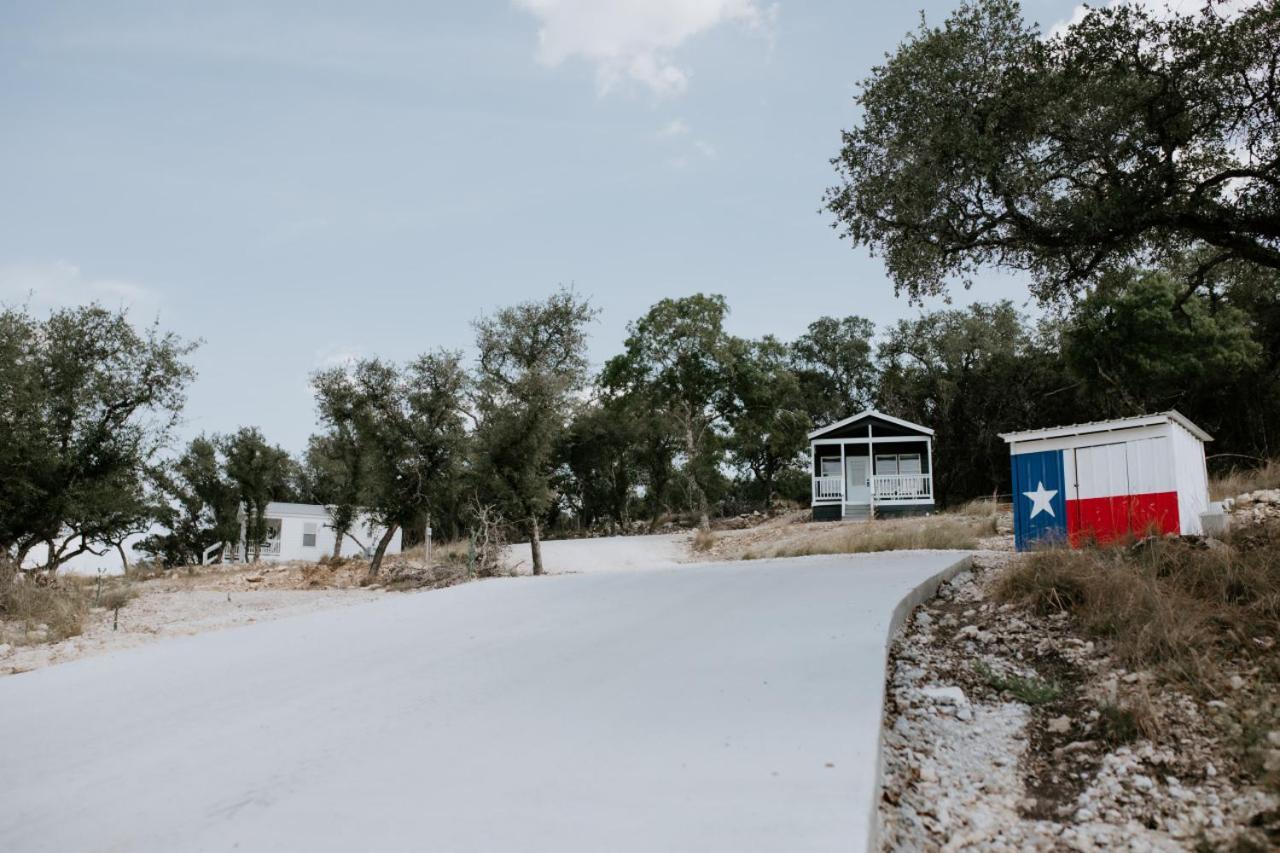 Spring Branch Nest - Texas Tiny House With A Big Viewヴィラ エクステリア 写真