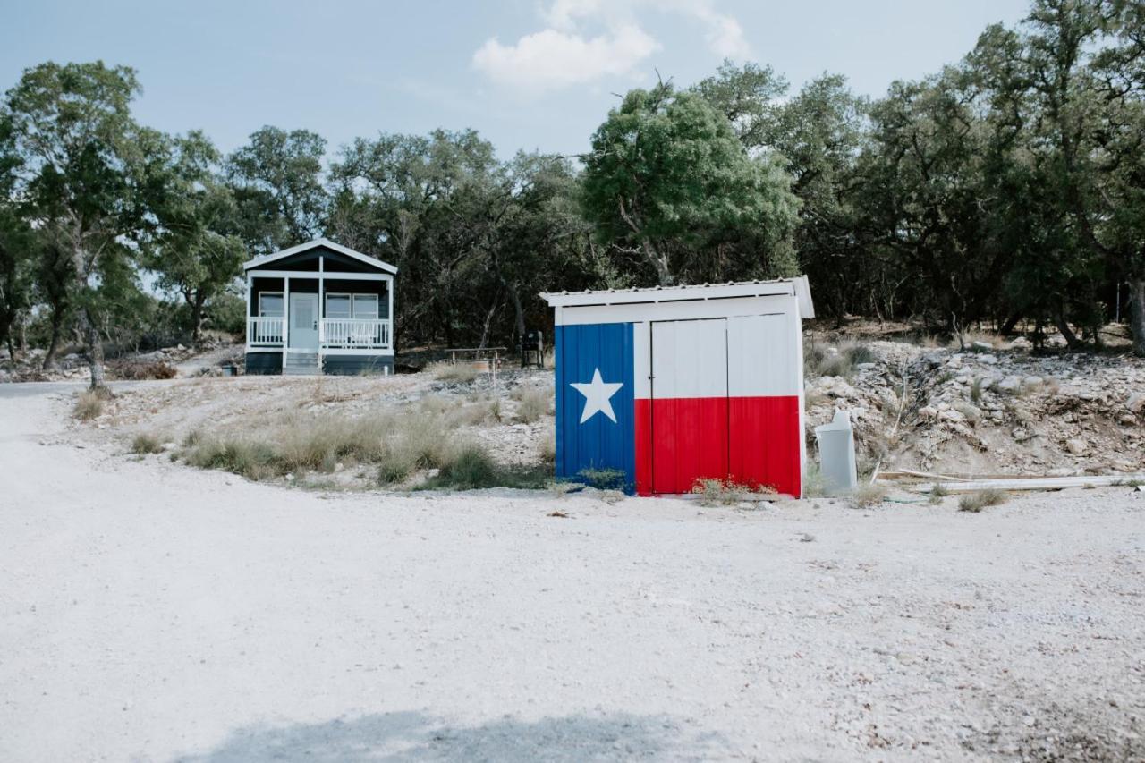 Spring Branch Nest - Texas Tiny House With A Big Viewヴィラ エクステリア 写真