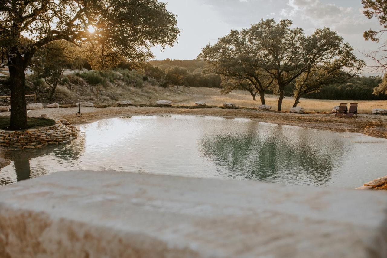 Spring Branch Nest - Texas Tiny House With A Big Viewヴィラ エクステリア 写真