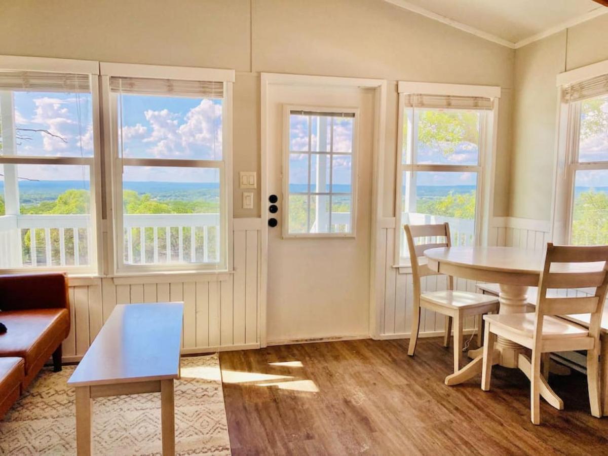 Spring Branch Nest - Texas Tiny House With A Big Viewヴィラ エクステリア 写真