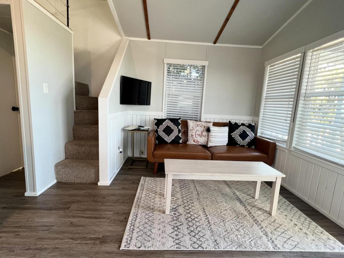 Spring Branch Nest - Texas Tiny House With A Big Viewヴィラ エクステリア 写真