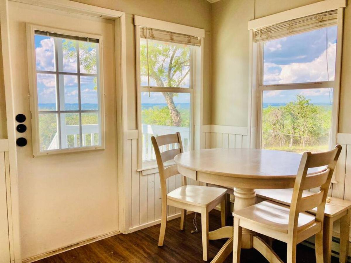 Spring Branch Nest - Texas Tiny House With A Big Viewヴィラ エクステリア 写真