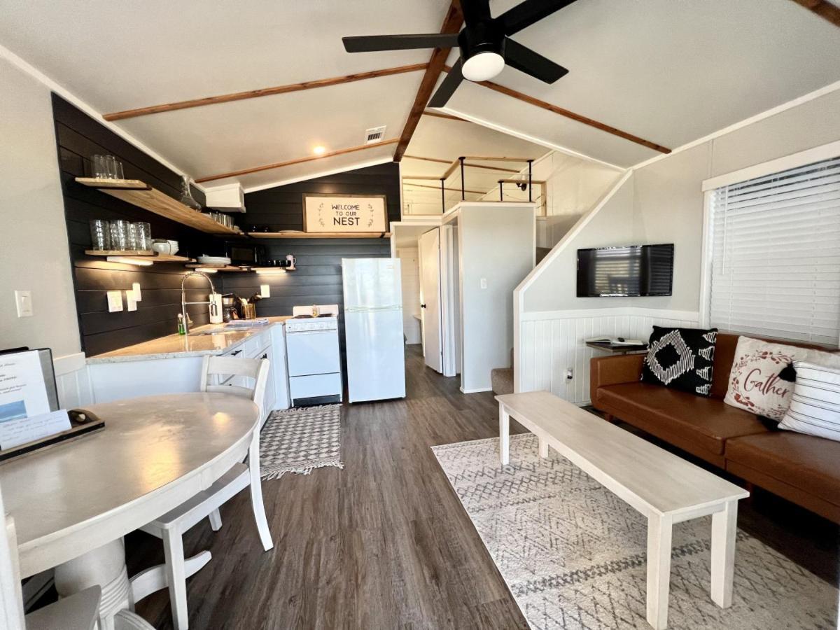 Spring Branch Nest - Texas Tiny House With A Big Viewヴィラ エクステリア 写真
