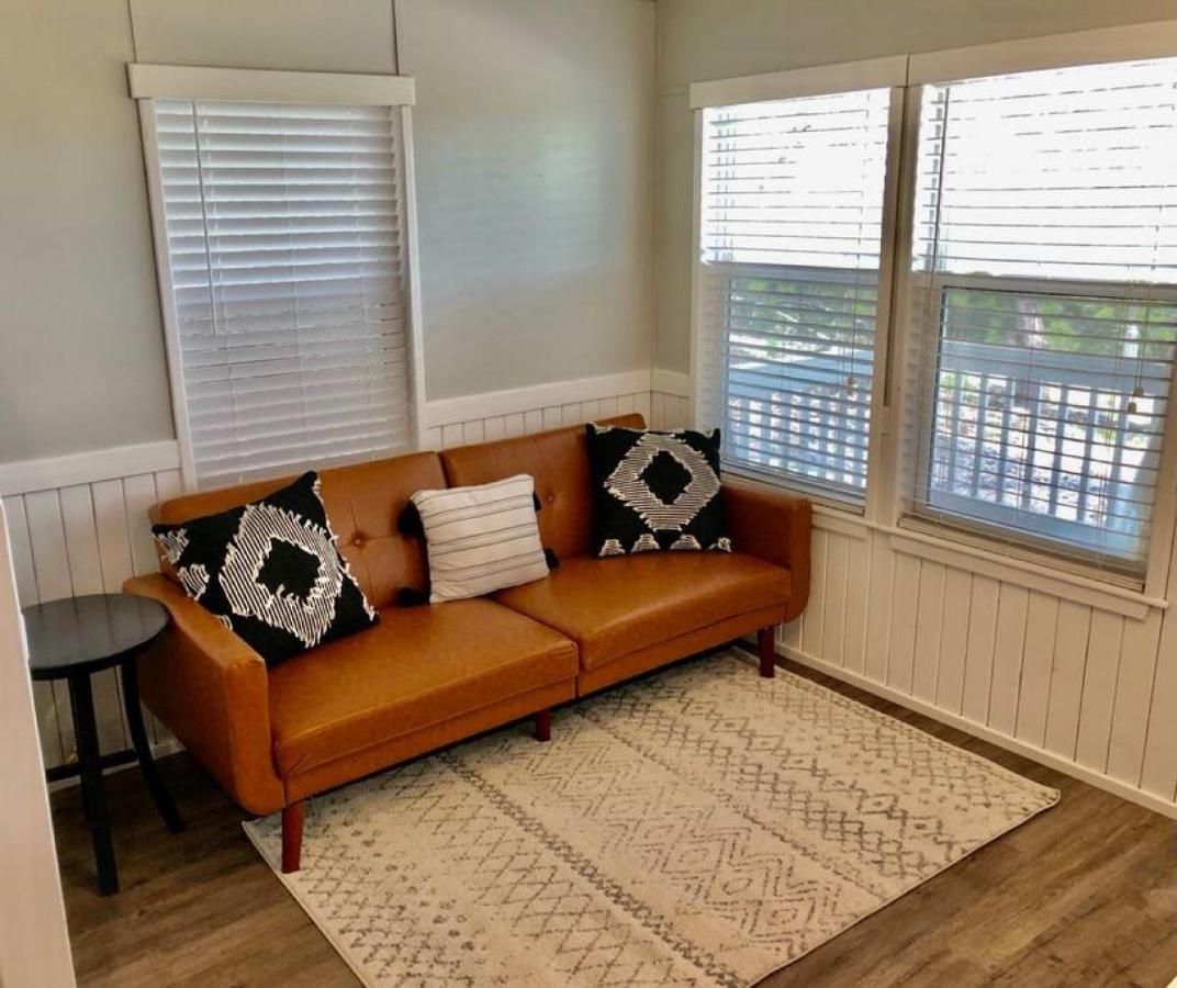Spring Branch Nest - Texas Tiny House With A Big Viewヴィラ エクステリア 写真